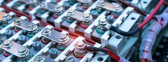 Batteriesimulation_541x200_shutterstock_2100990706_asharkyu.jpg