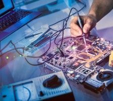 541x200_Schreiner_Labor_shutterstock_295476437_tilialucida-Custom.jpg